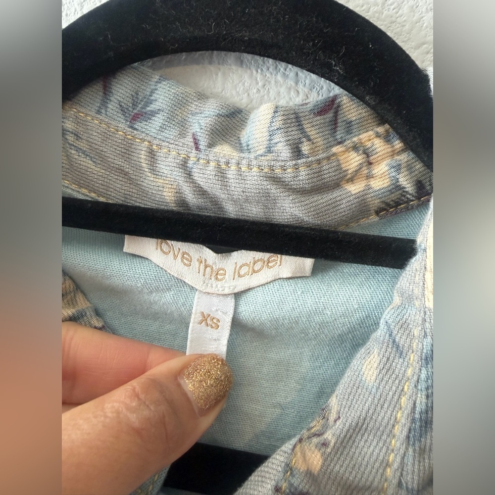 Anthropologie Floral Chambray Buttondown size XS - Picture 5 of 6